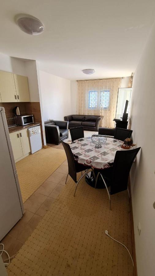 Irish Apartment Complex Μπούντβα Εξωτερικό φωτογραφία