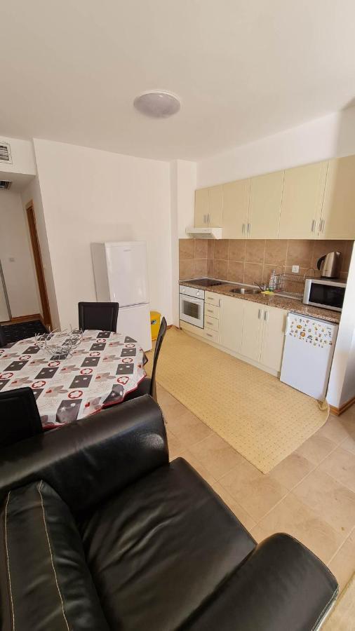 Irish Apartment Complex Μπούντβα Εξωτερικό φωτογραφία