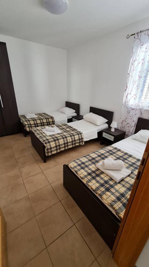 Irish Apartment Complex Μπούντβα Εξωτερικό φωτογραφία