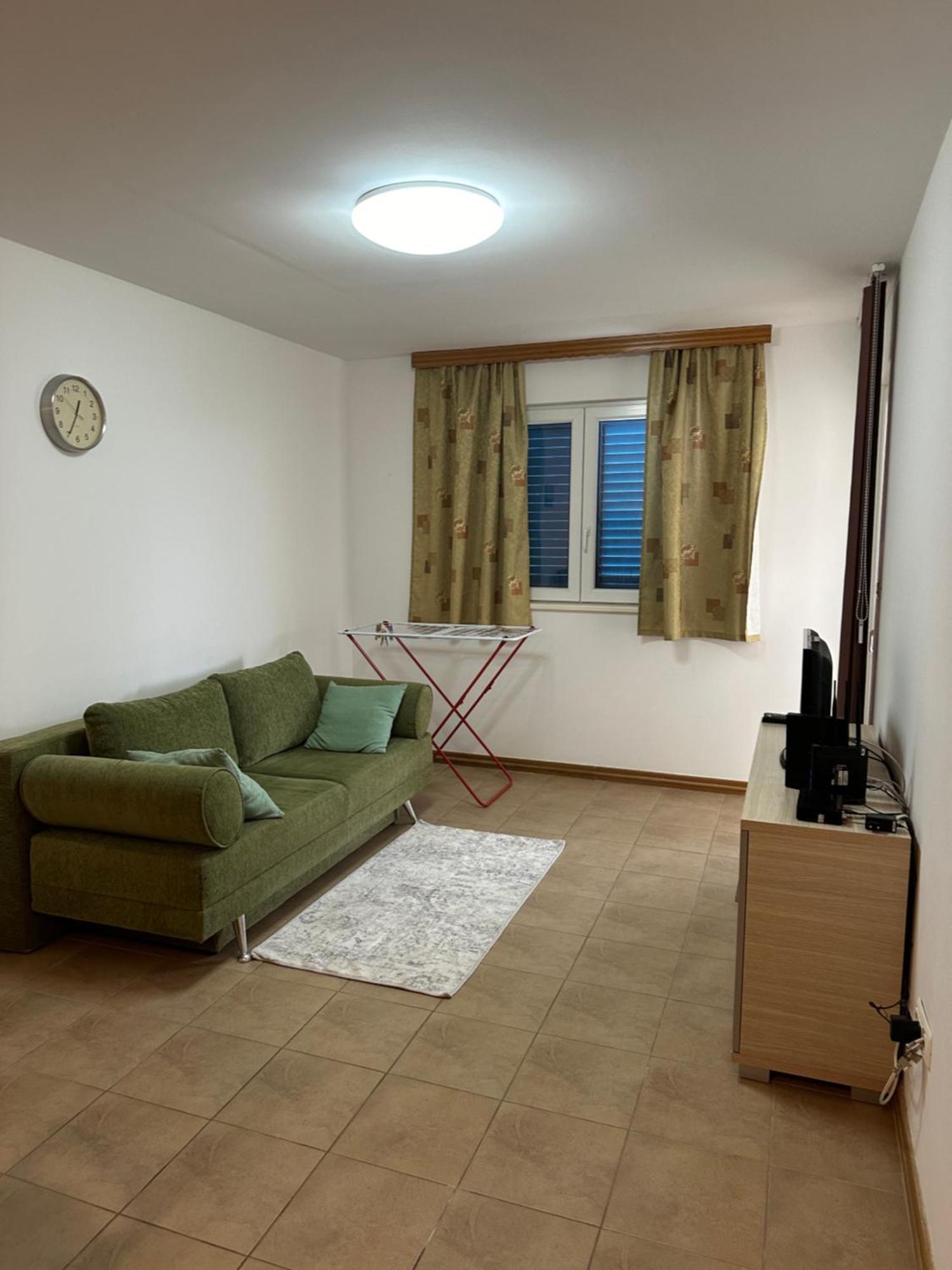 Irish Apartment Complex Μπούντβα Εξωτερικό φωτογραφία