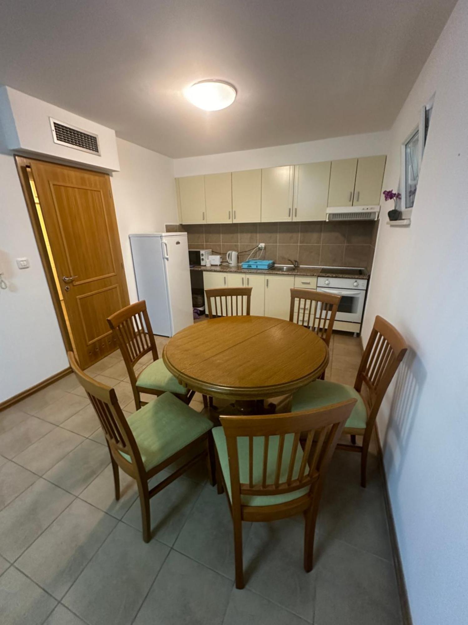 Irish Apartment Complex Μπούντβα Εξωτερικό φωτογραφία