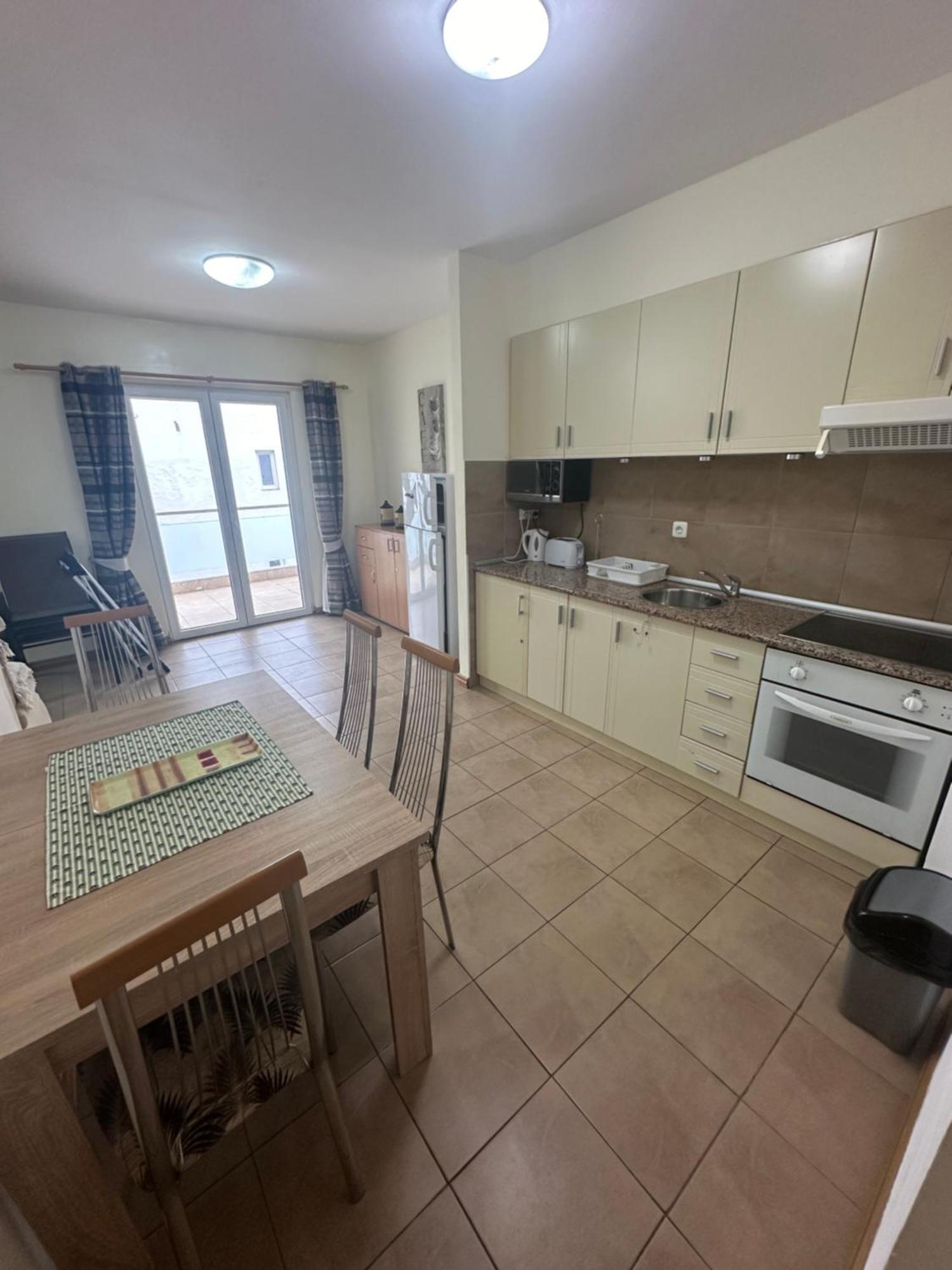Irish Apartment Complex Μπούντβα Εξωτερικό φωτογραφία