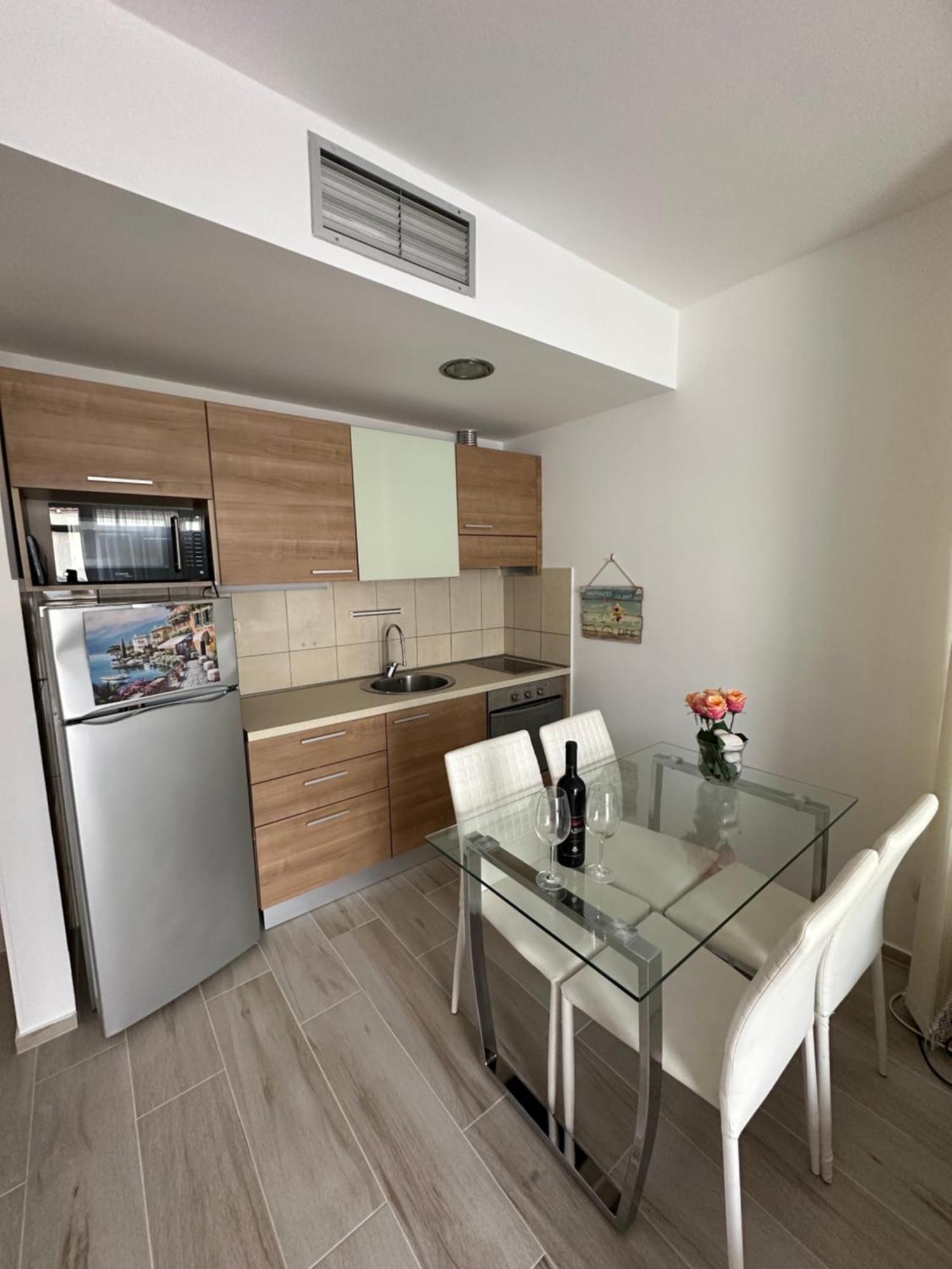Irish Apartment Complex Μπούντβα Εξωτερικό φωτογραφία