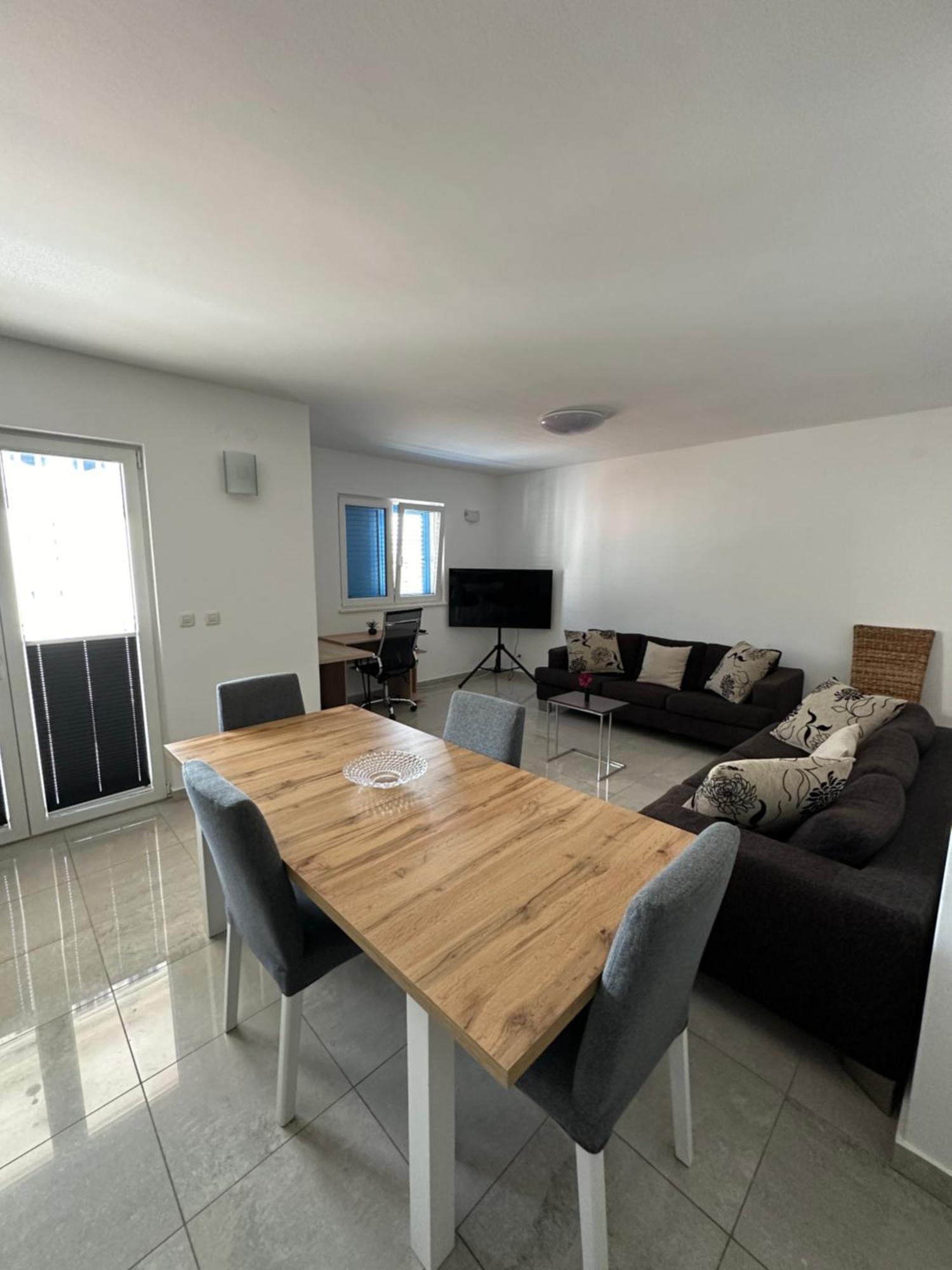 Irish Apartment Complex Μπούντβα Εξωτερικό φωτογραφία